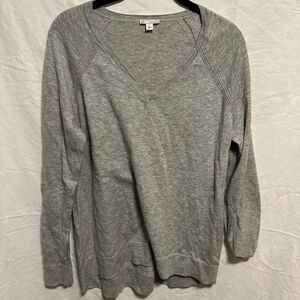 Gap Gray V-Neck Sweater Size L